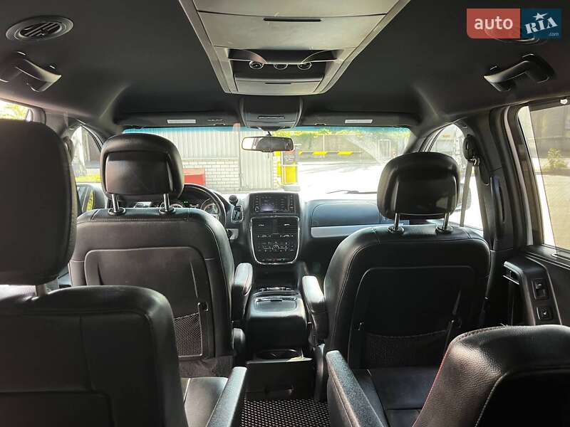 Минивэн Dodge Grand Caravan 2017 в Днепре