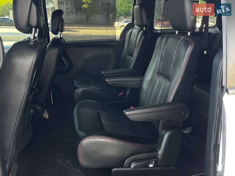 Минивэн Dodge Grand Caravan 2017 в Днепре
