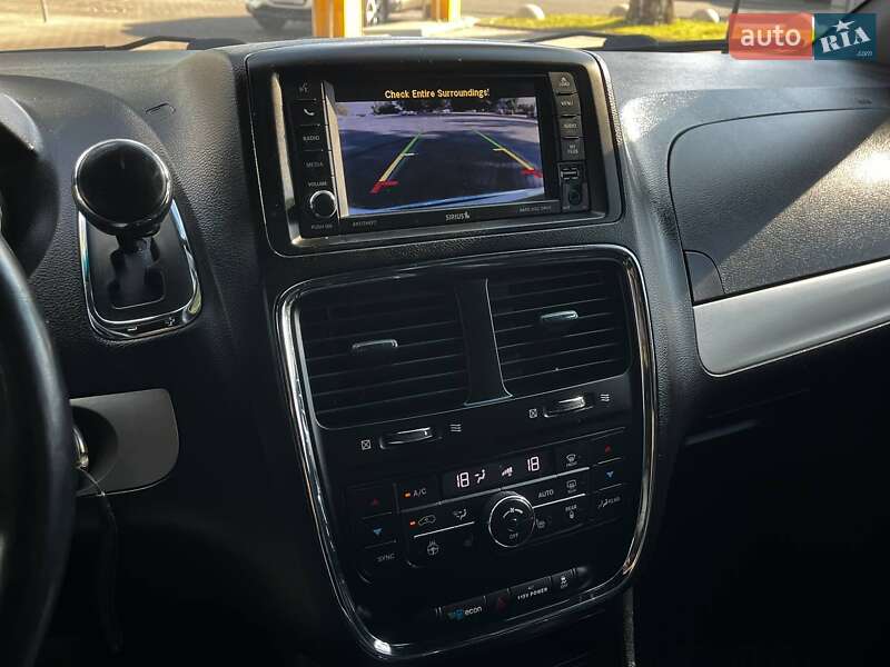 Минивэн Dodge Grand Caravan 2017 в Днепре