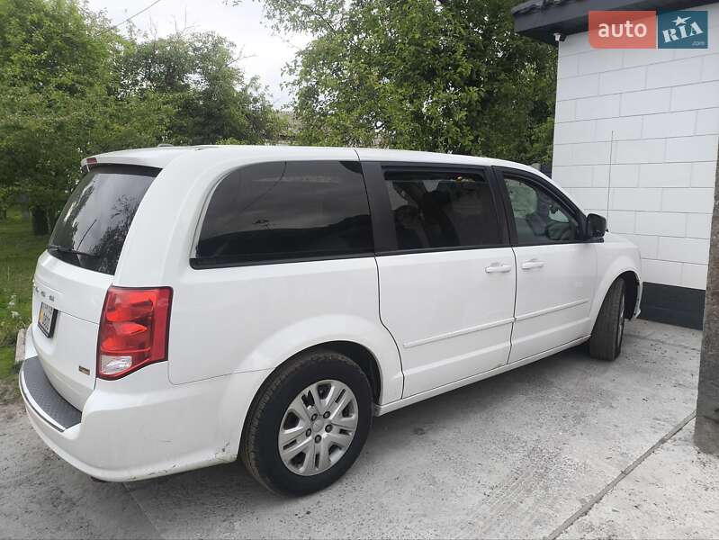 Минивэн Dodge Grand Caravan 2017 в Киеве
