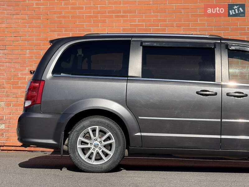 Минивэн Dodge Grand Caravan 2019 в Киеве фото 12 Минивэн Dodge Grand Caravan 2019 в Киеве