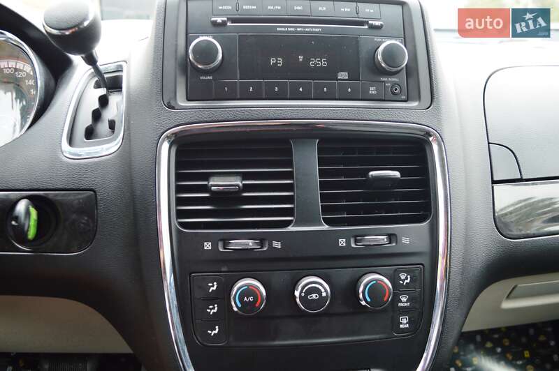 Мінівен Dodge Grand Caravan 2016 в Одесі фото 28 Мінівен Dodge Grand Caravan 2016 в Одесі