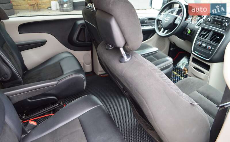 Мінівен Dodge Grand Caravan 2016 в Одесі фото 32 Мінівен Dodge Grand Caravan 2016 в Одесі