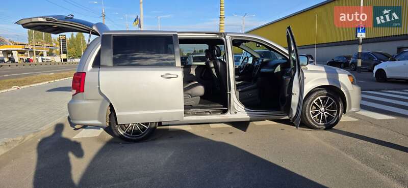 Мінівен Dodge Grand Caravan 2017 в Києві