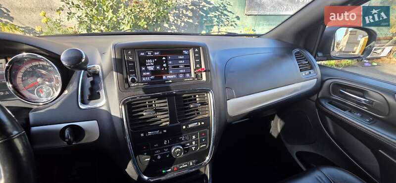 Мінівен Dodge Grand Caravan 2017 в Києві
