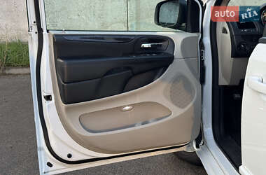 Мінівен Dodge Grand Caravan 2017 в 