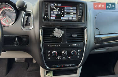 Мінівен Dodge Grand Caravan 2017 в 