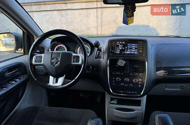 Мінівен Dodge Grand Caravan 2017 в 