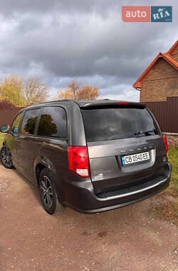 Мінівен Dodge Grand Caravan 2017 в  фото 5 Мінівен Dodge Grand Caravan 2017 в
