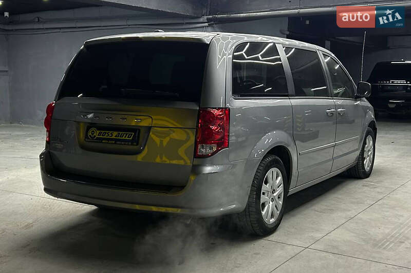 Мінівен Dodge Grand Caravan 2017 в Чернівцях