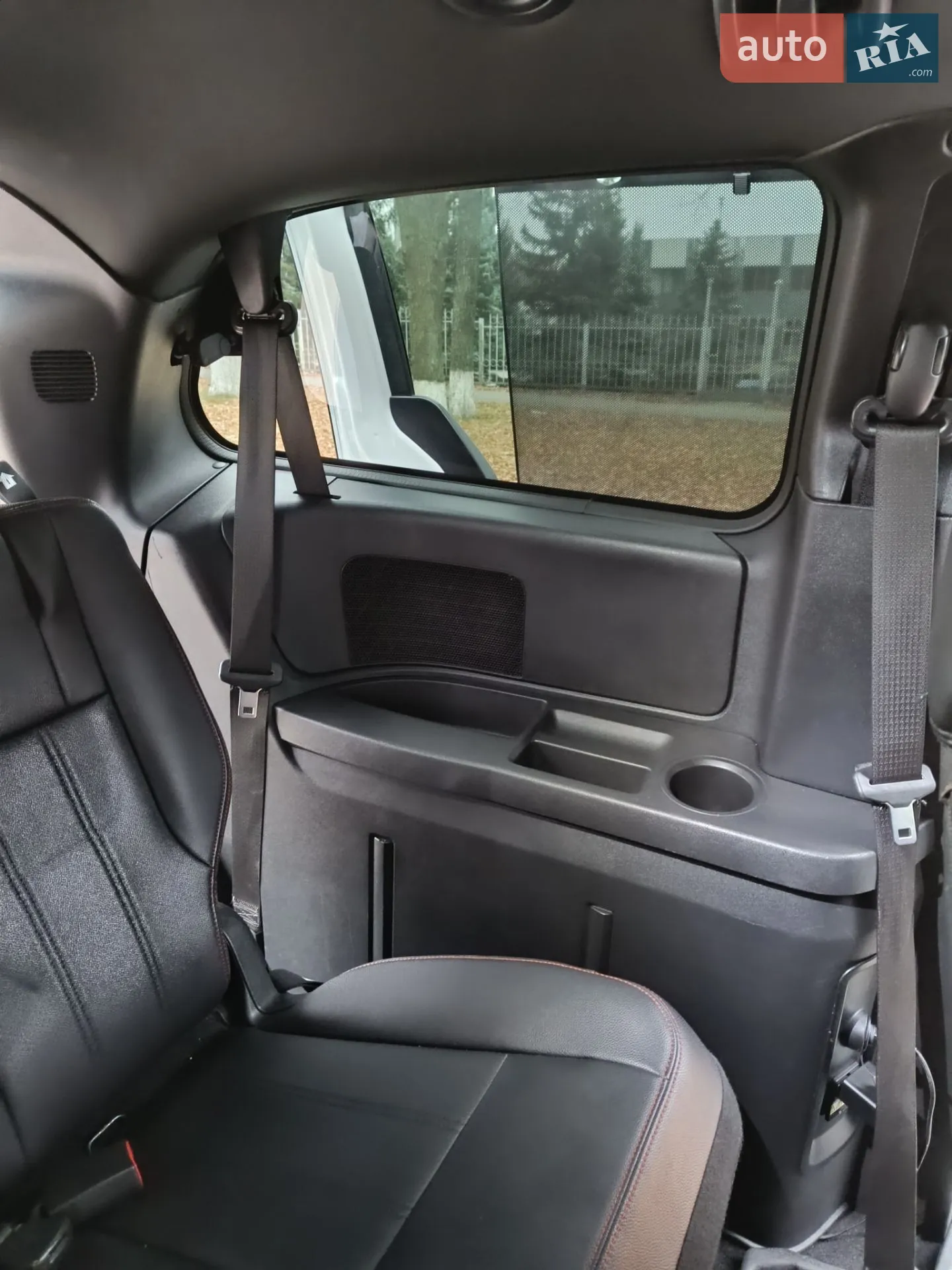 2020 Dodge Caravan - мініатюра 19