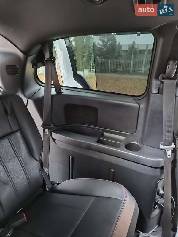 Минивэн Dodge Grand Caravan 2020 в Полтаве фото 19 Минивэн Dodge Grand Caravan 2020 в Полтаве