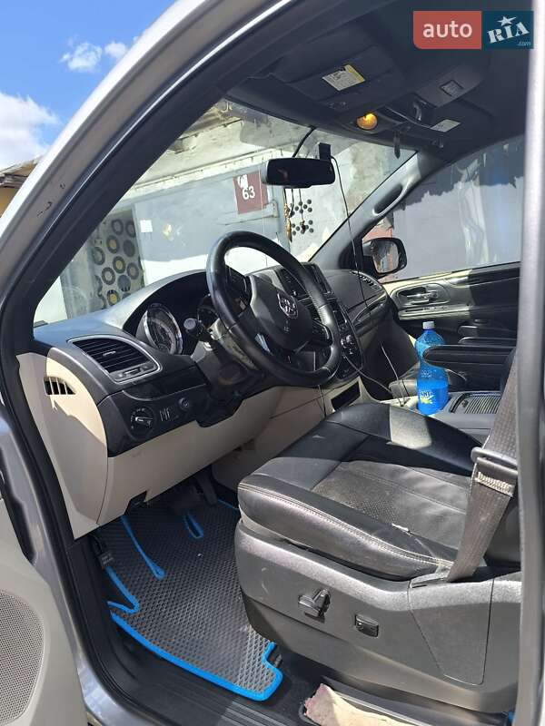 Минивэн Dodge Grand Caravan 2017 в Белой Церкви фото 9 Минивэн Dodge Grand Caravan 2017 в Белой Церкви