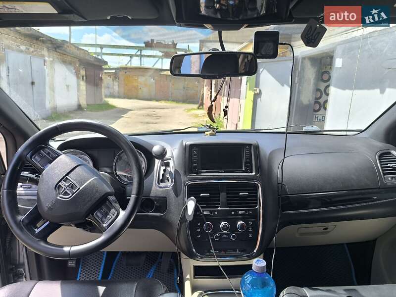 Минивэн Dodge Grand Caravan 2017 в Белой Церкви фото 8 Минивэн Dodge Grand Caravan 2017 в Белой Церкви