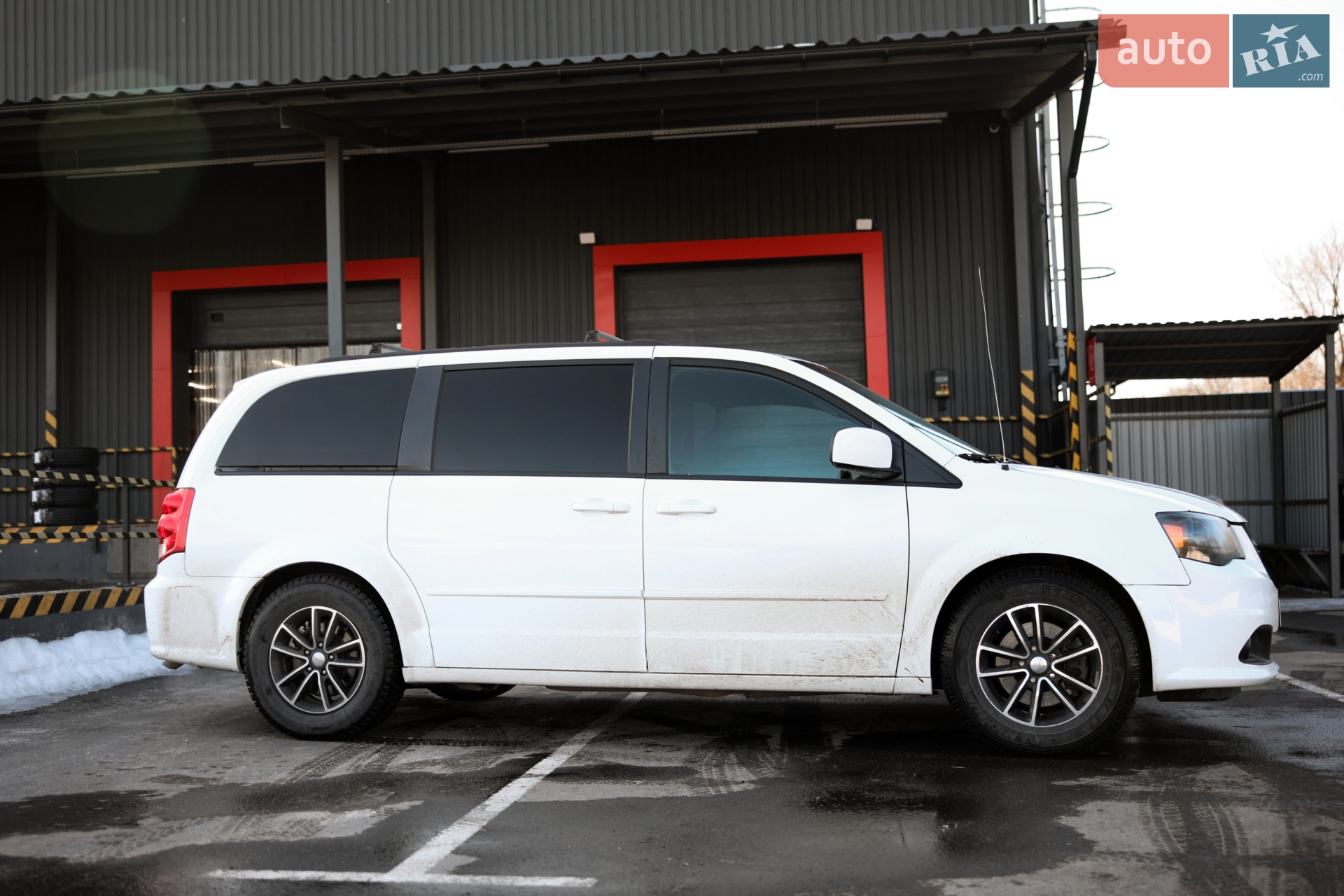 2017 Dodge Caravan - мініатюра 8