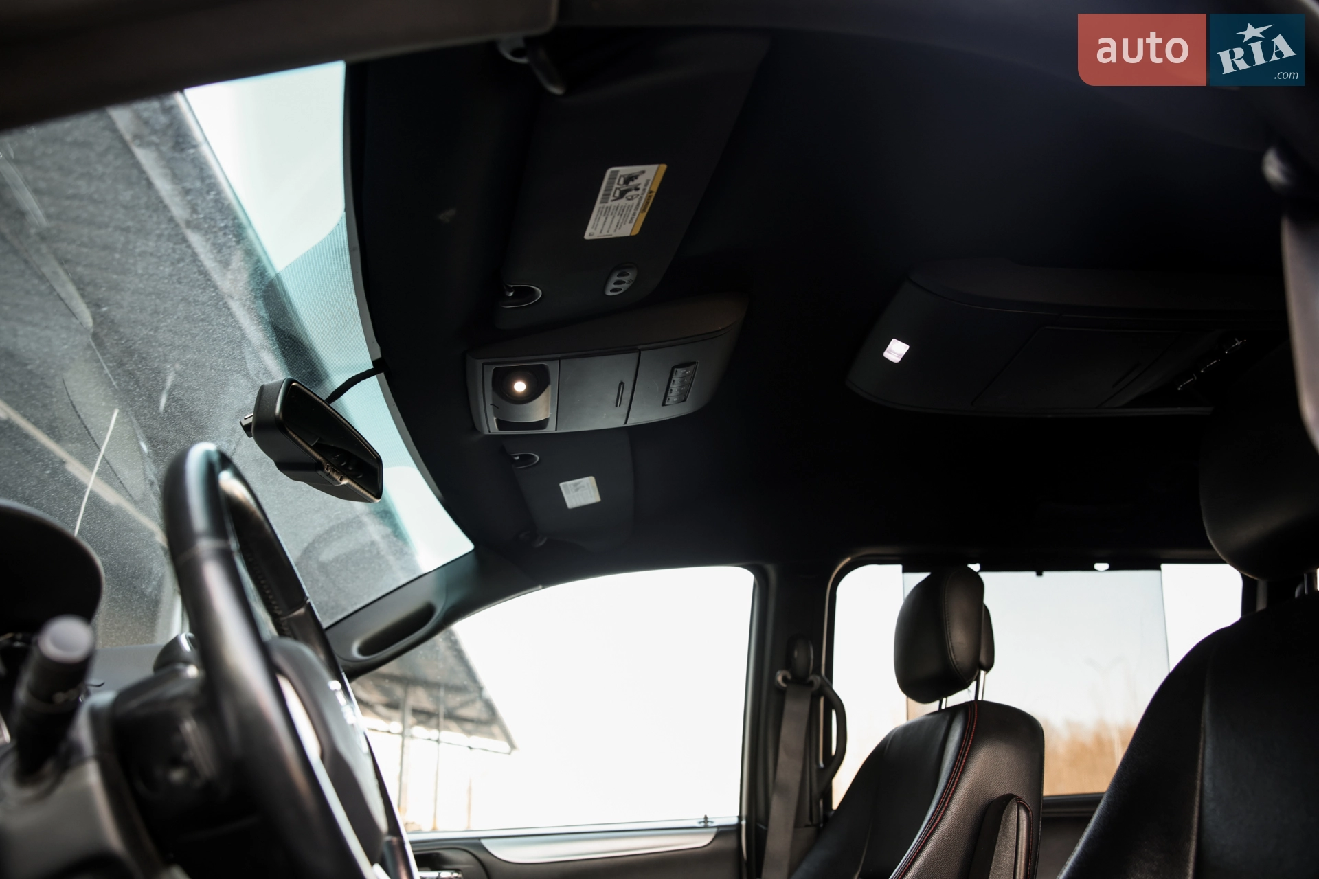 2017 Dodge Caravan - мініатюра 21