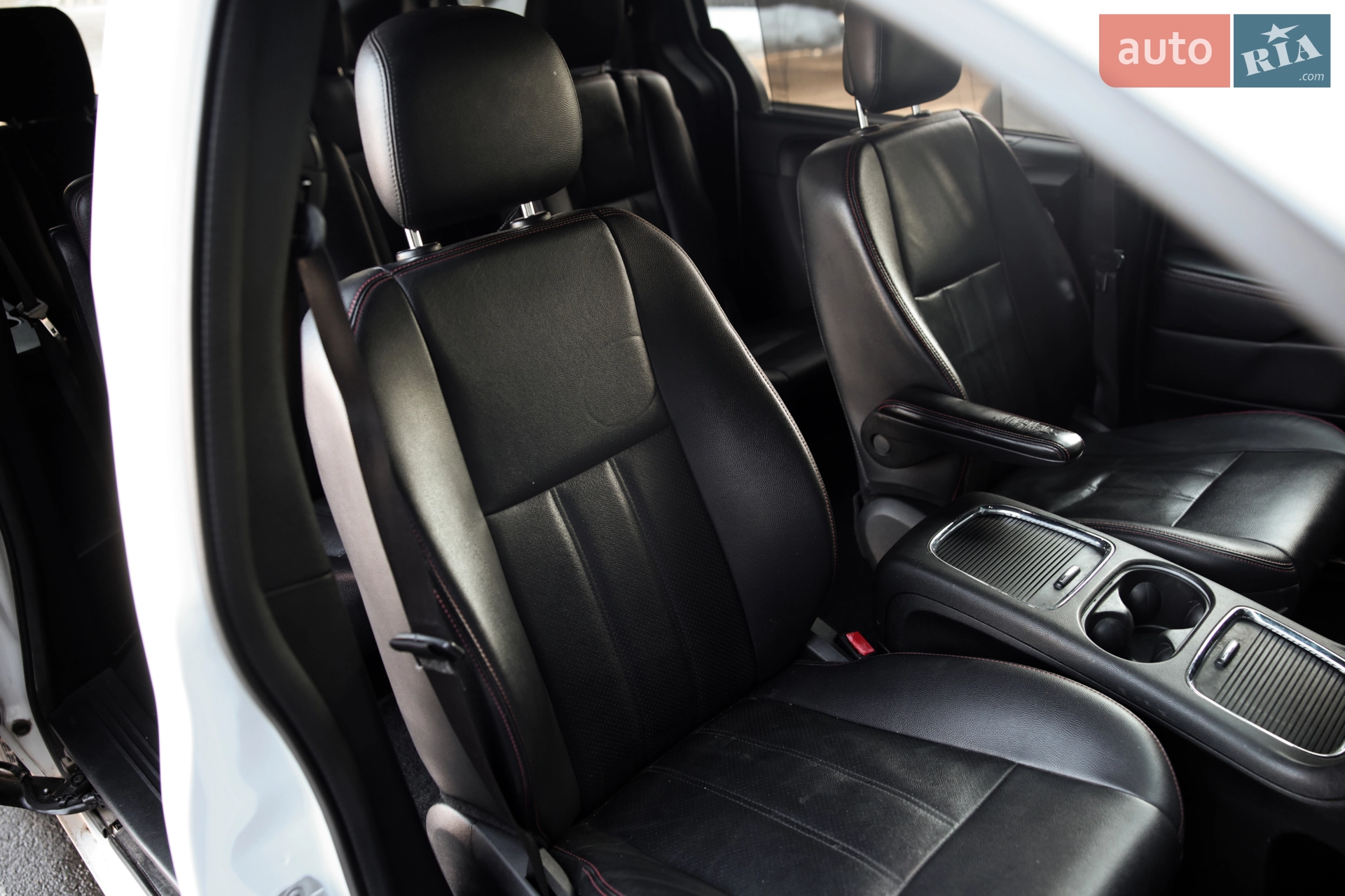2017 Dodge Caravan - мініатюра 39