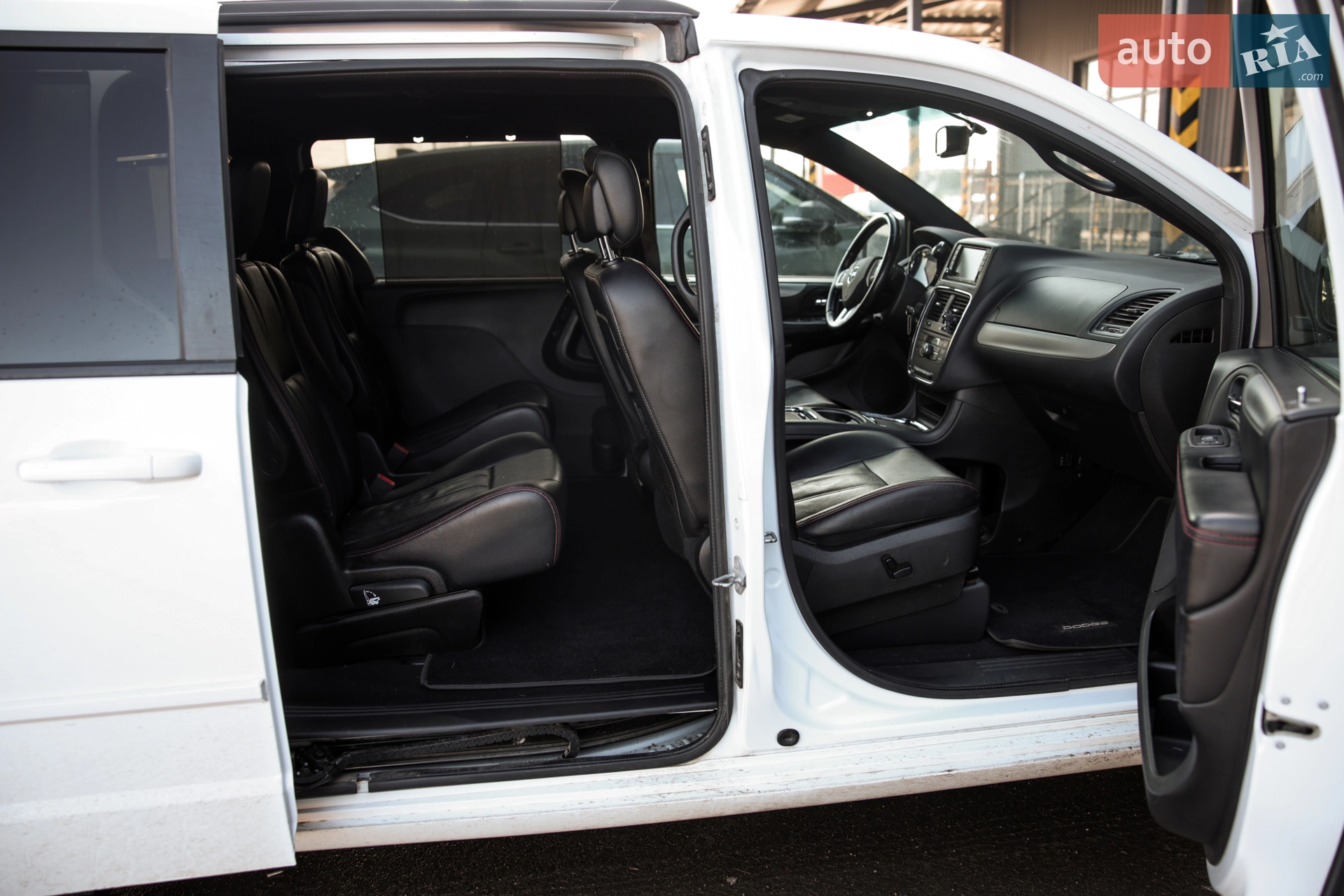2017 Dodge Caravan - мініатюра 41