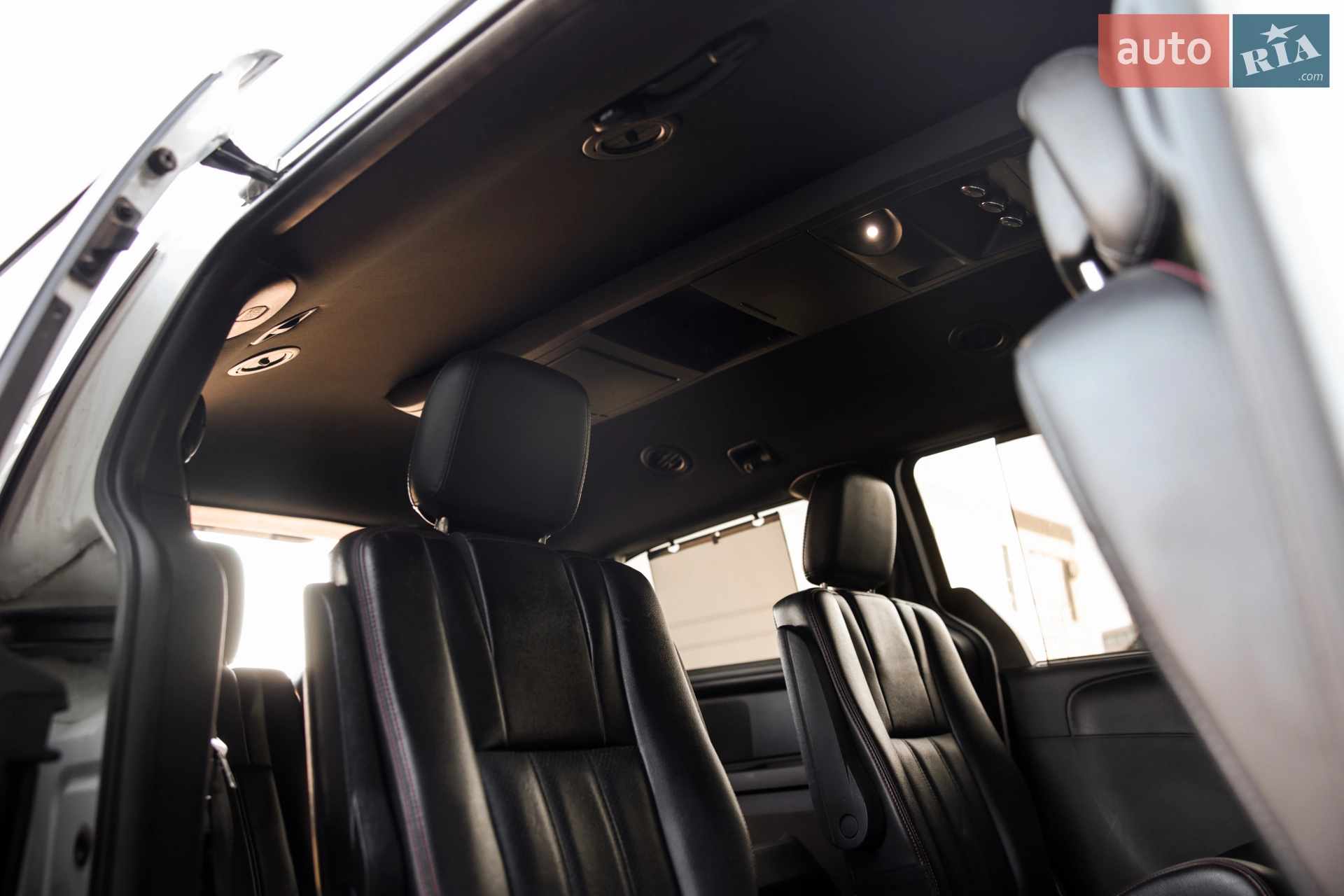 2017 Dodge Caravan - мініатюра 59
