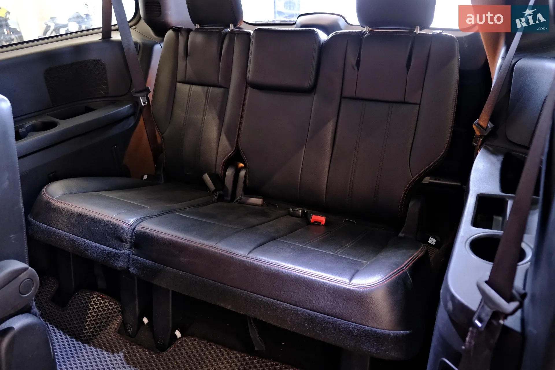 2018 Dodge Caravan - мініатюра 32