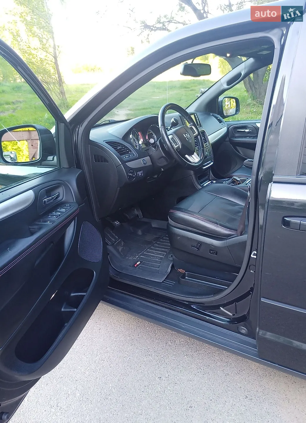 2017 Dodge Caravan - мініатюра 26