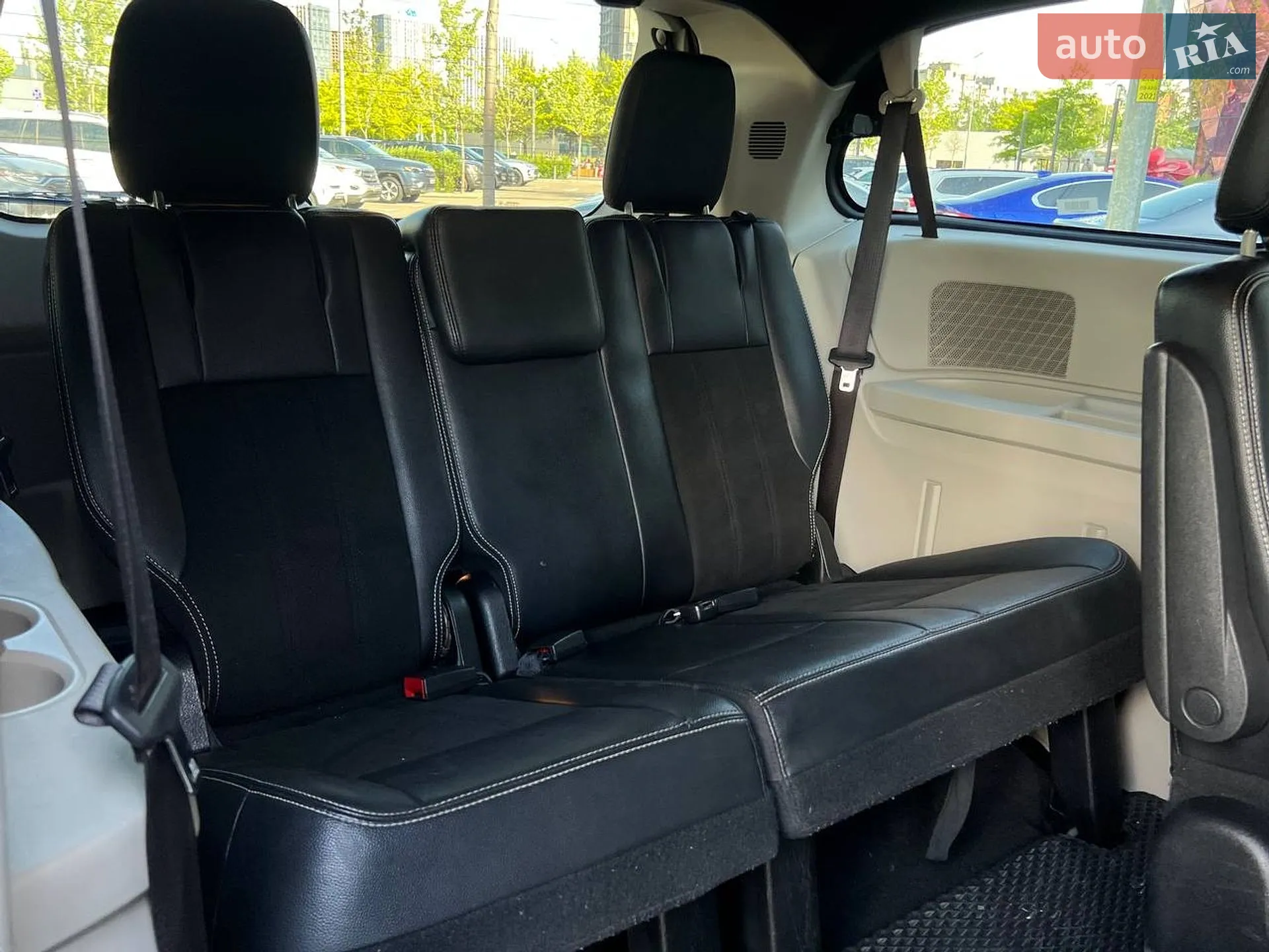 2019 Dodge Caravan - мініатюра 12