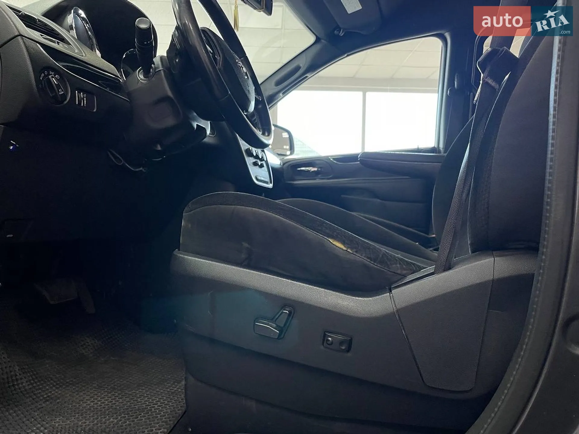 2018 Dodge Caravan - мініатюра 20