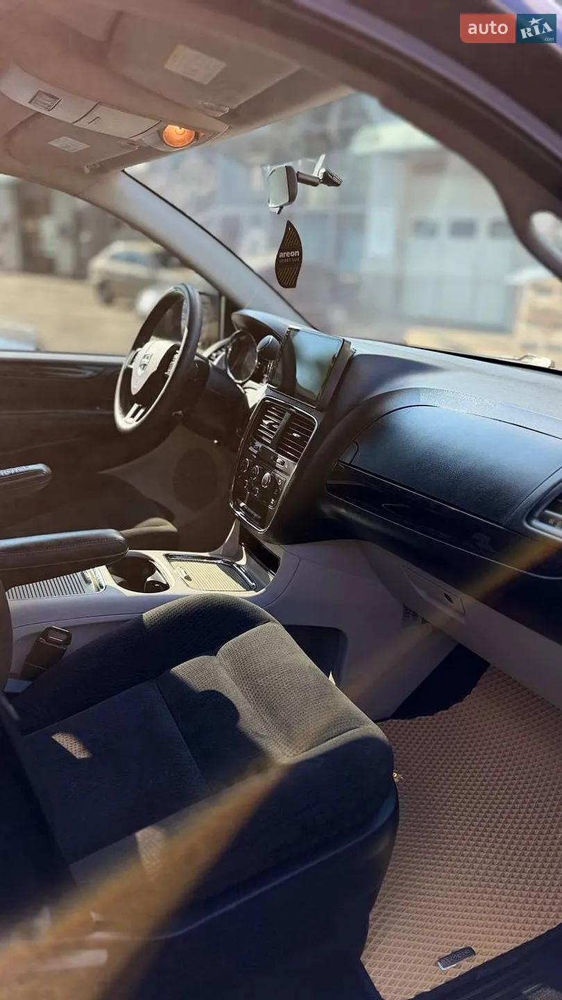 2016 Dodge Caravan - мініатюра 9
