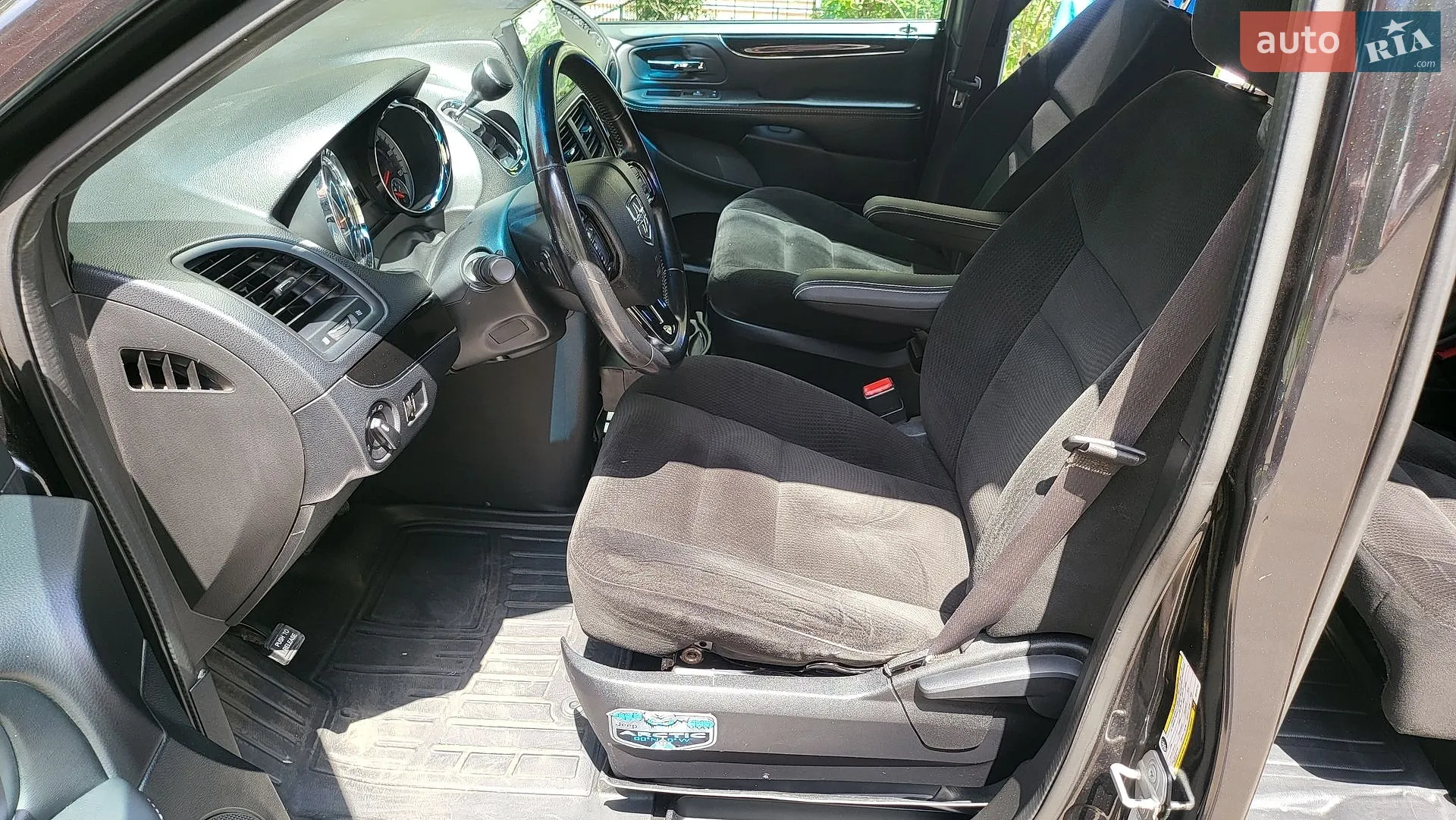 2015 Dodge Caravan - мініатюра 10