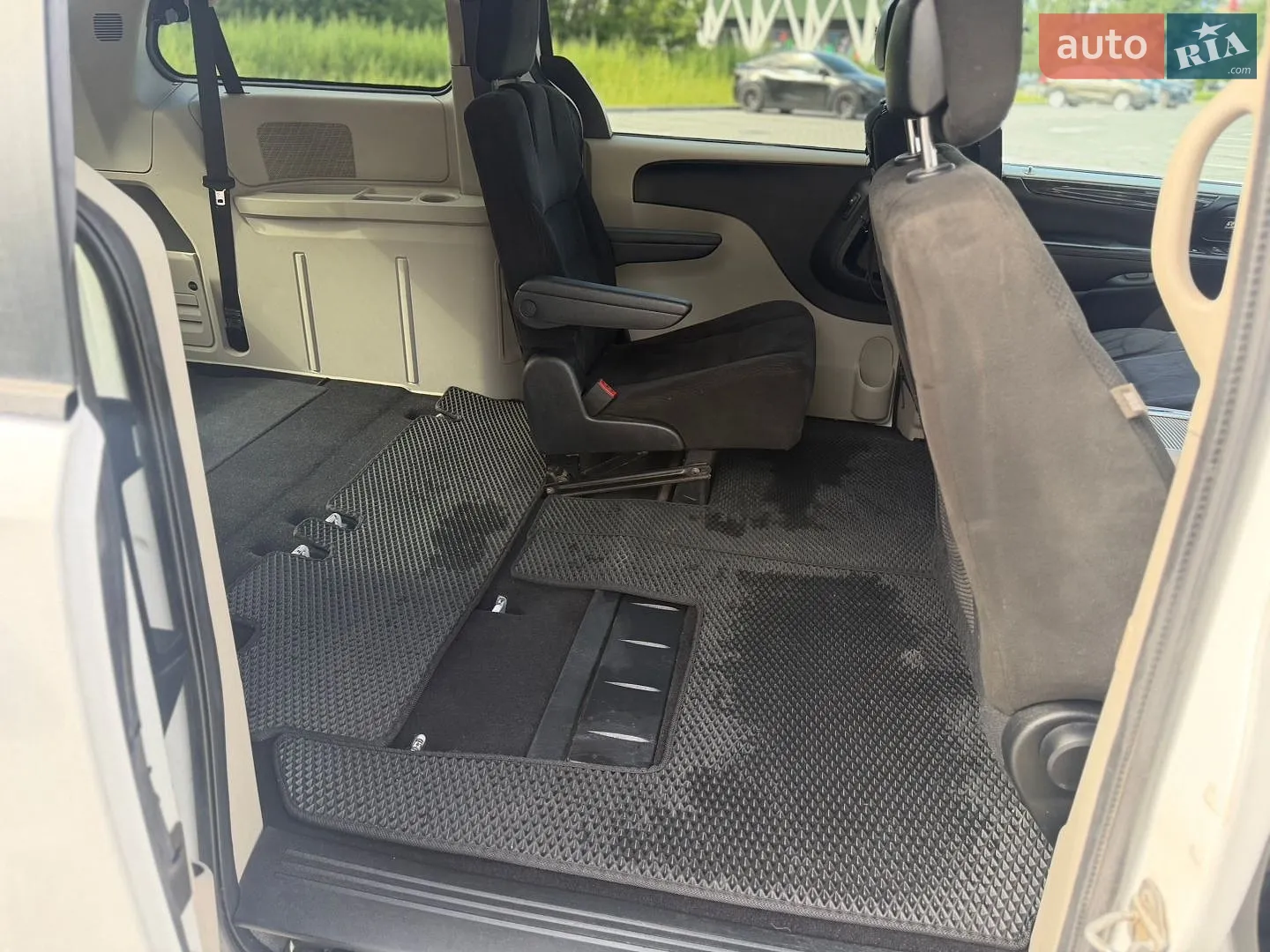 2015 Dodge Caravan - мініатюра 25