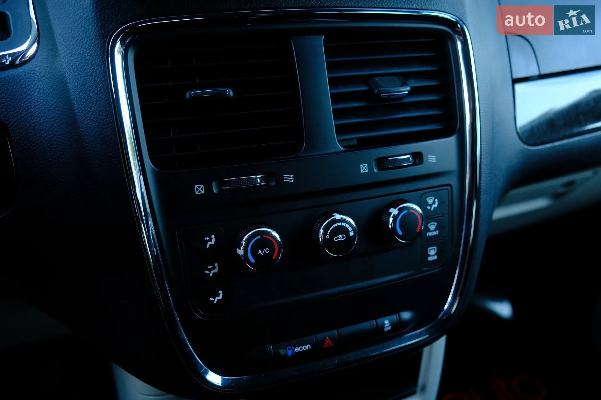 2015 Dodge Caravan - мініатюра 15