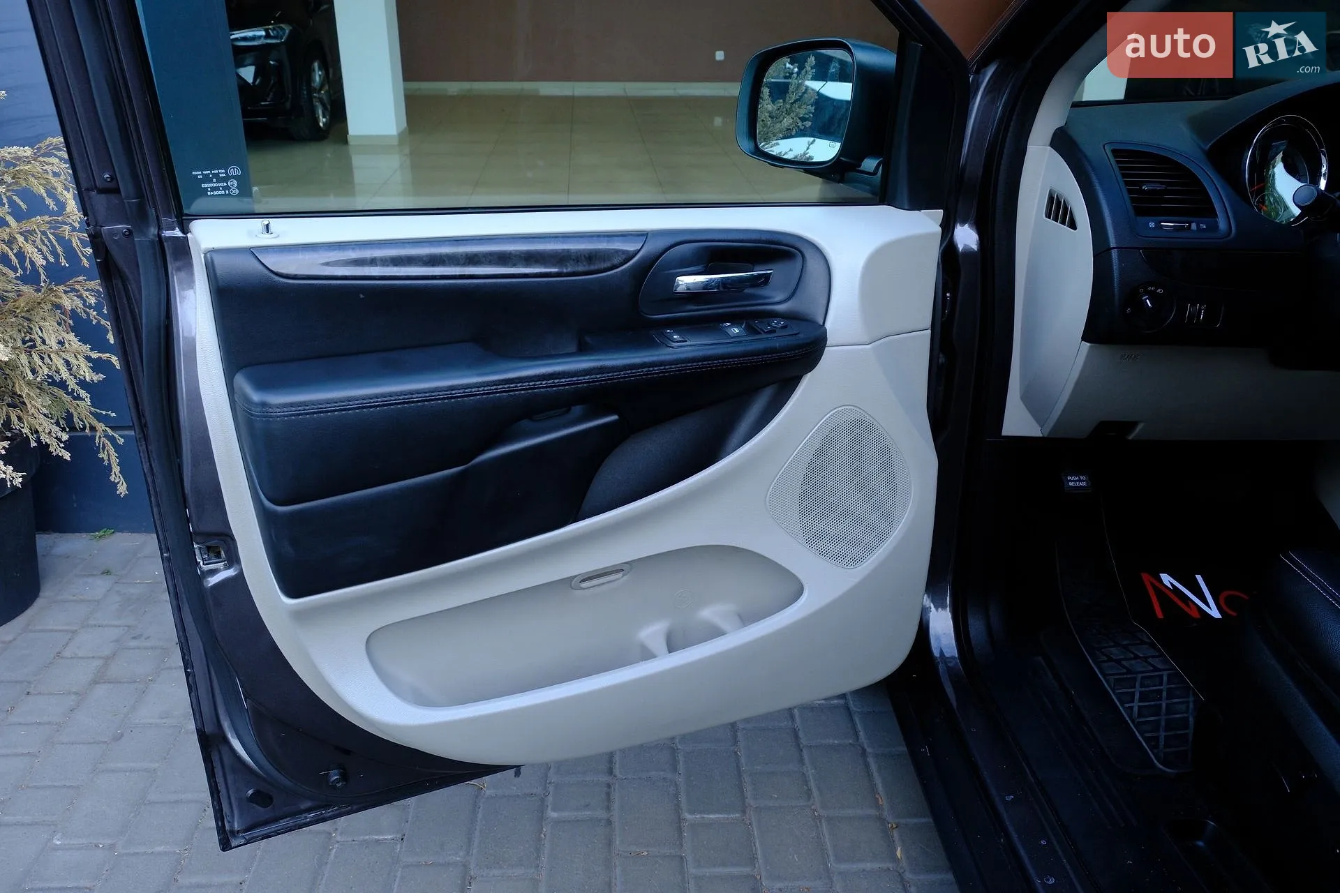 2015 Dodge Caravan - мініатюра 24