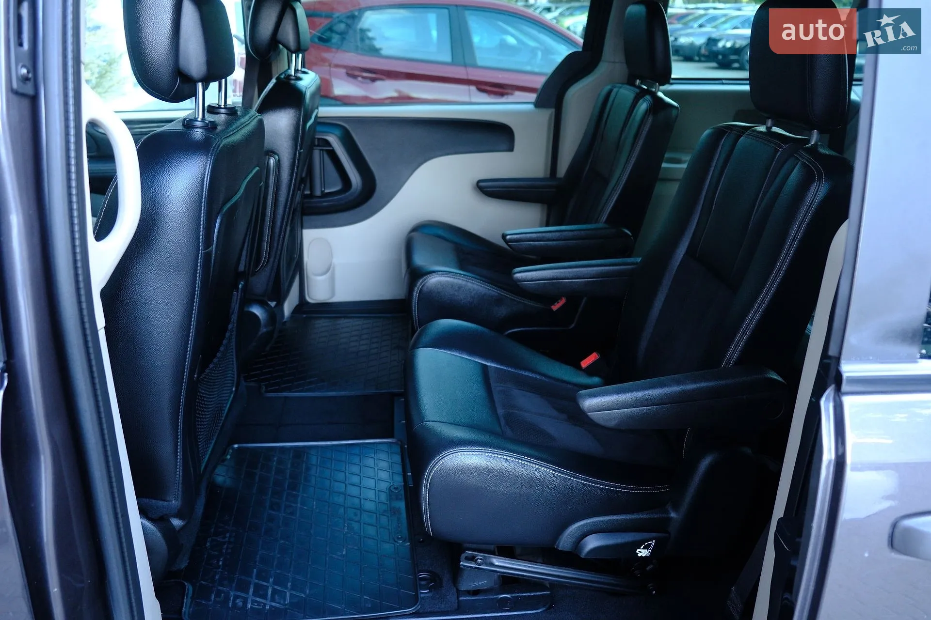 2015 Dodge Caravan - мініатюра 25