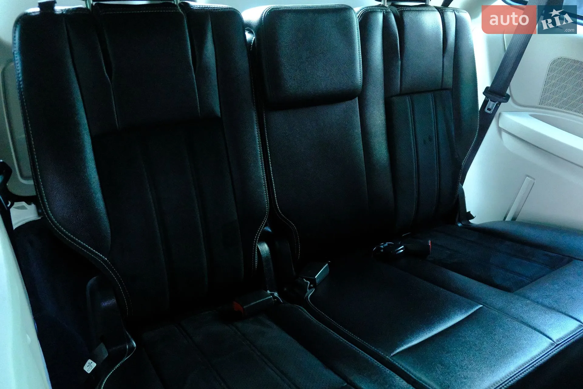 2015 Dodge Caravan - мініатюра 28