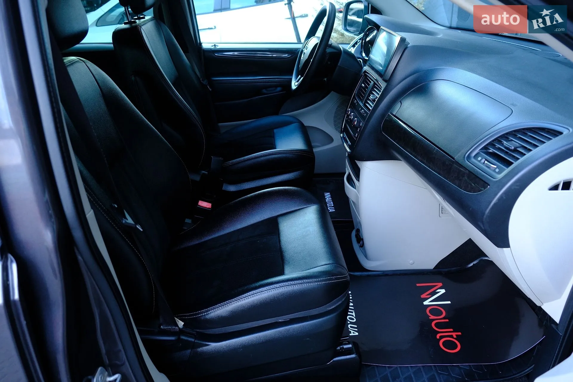 2015 Dodge Caravan - мініатюра 31