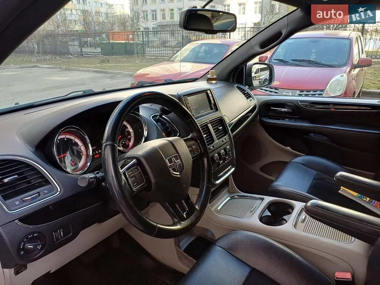 2017 Dodge Caravan - мініатюра 22