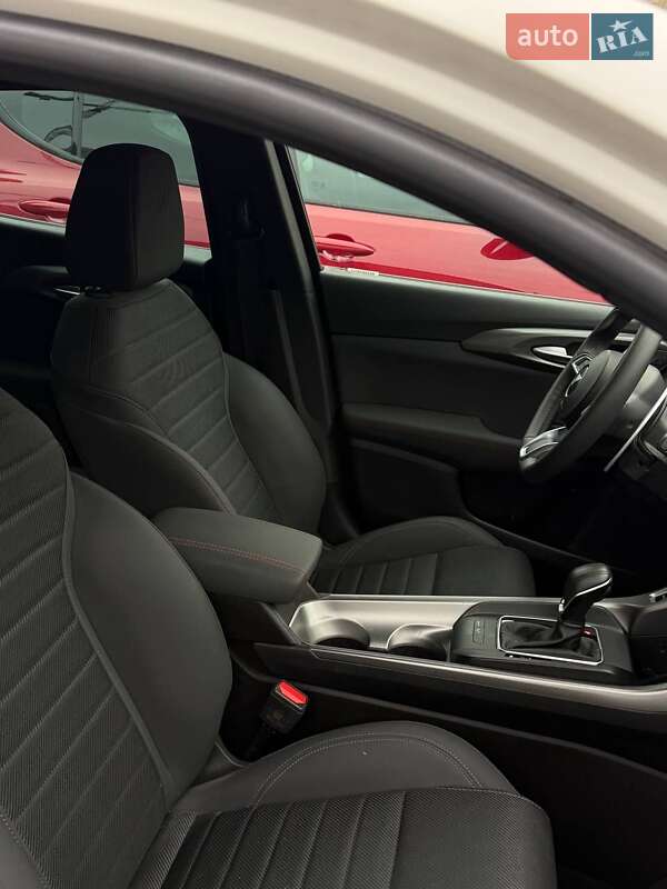 Внедорожник / Кроссовер Dodge Hornet 2023 в Киеве фото 29 Внедорожник / Кроссовер Dodge Hornet 2023 в Киеве