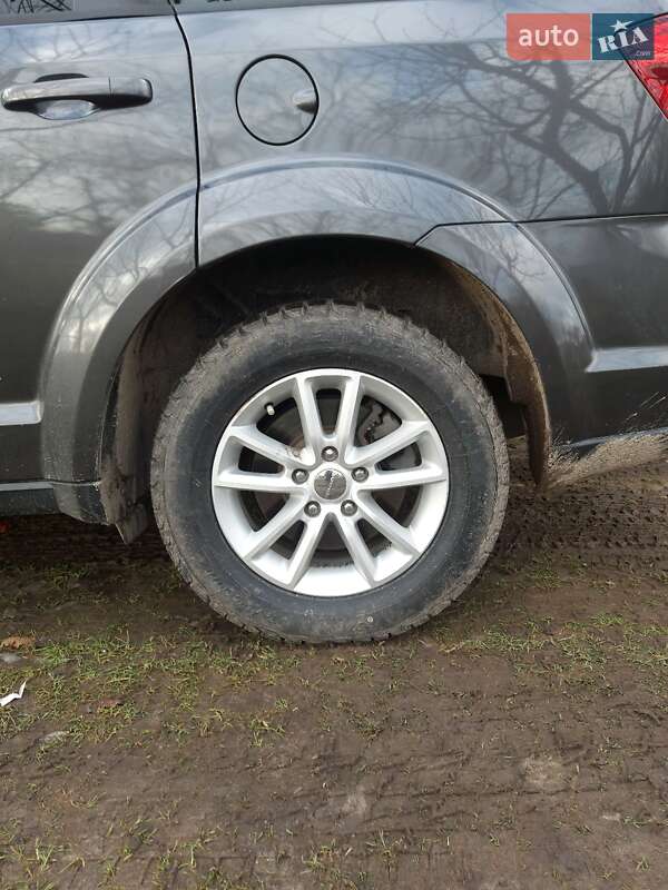 Позашляховик / Кросовер Dodge Journey 2013 в Львові
