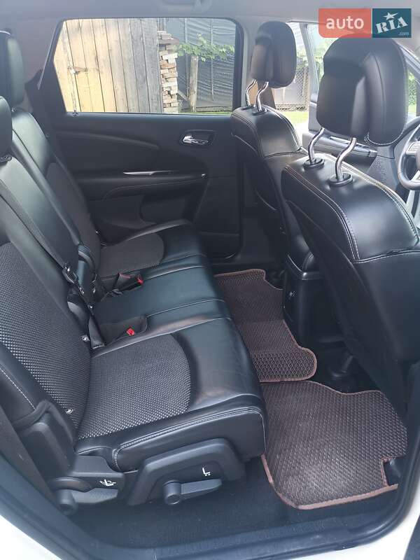 Позашляховик / Кросовер Dodge Journey 2015 в Володимирі