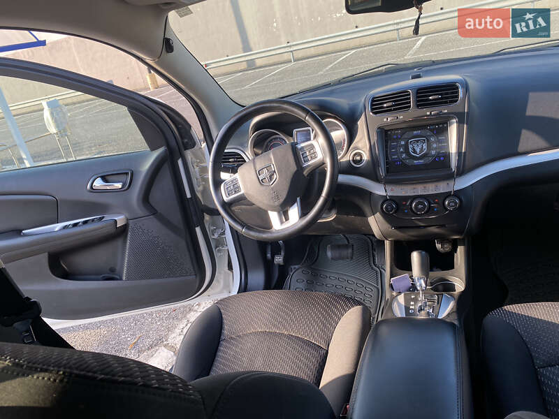 Позашляховик / Кросовер Dodge Journey 2015 в Києві