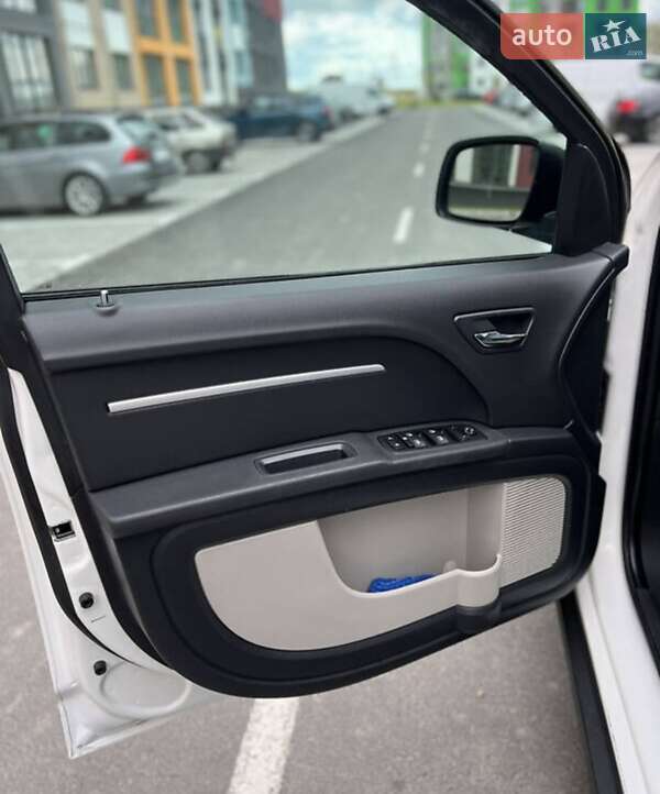 Внедорожник / Кроссовер Dodge Journey 2008 в Черновцах