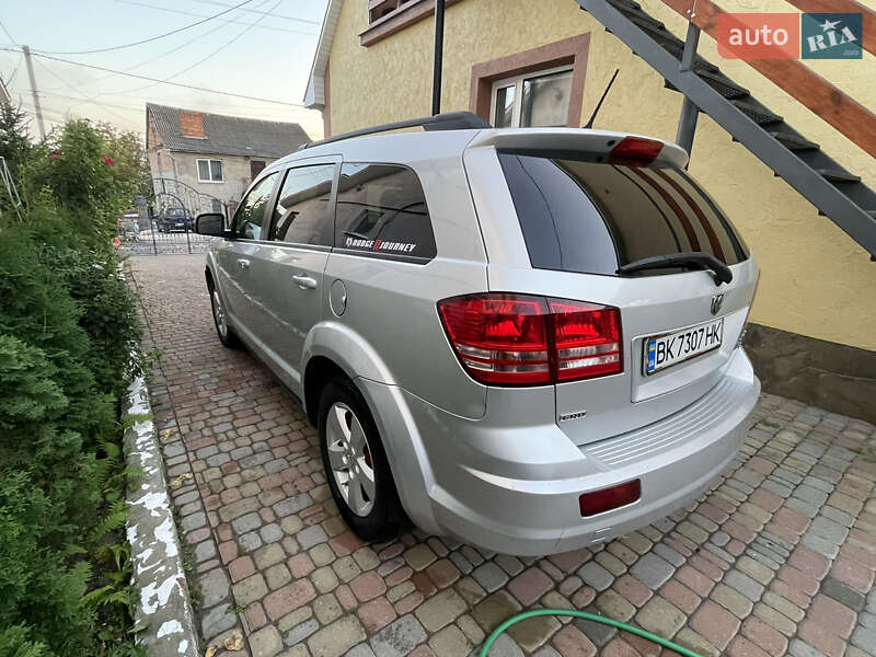 Позашляховик / Кросовер Dodge Journey 2010 в Рівному