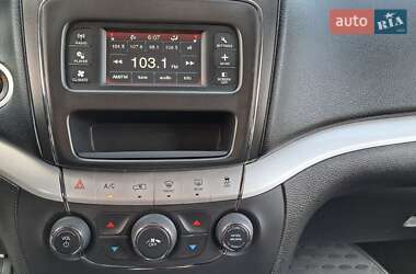 Позашляховик / Кросовер Dodge Journey 2019 в 