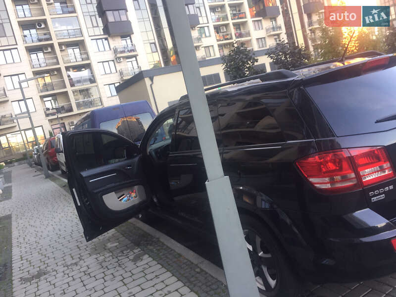 Внедорожник / Кроссовер Dodge Journey 2010 в Черновцах