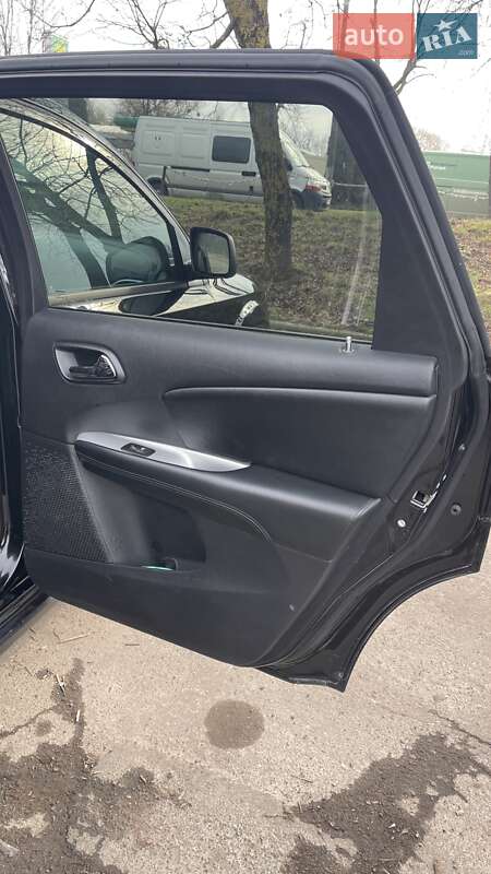 Позашляховик / Кросовер Dodge Journey 2015 в Рівному