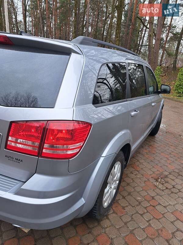 Внедорожник / Кроссовер Dodge Journey 2016 в Стебнику
