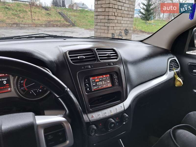 Внедорожник / Кроссовер Dodge Journey 2016 в Стебнику