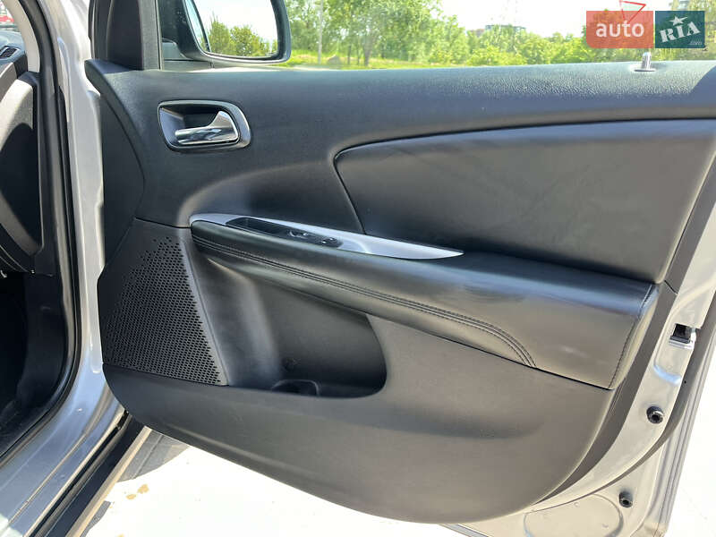 Позашляховик / Кросовер Dodge Journey 2015 в Хмельницькому фото 7 Позашляховик / Кросовер Dodge Journey 2015 в Хмельницькому