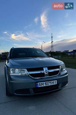 Позашляховик / Кросовер Dodge Journey 2009 в 