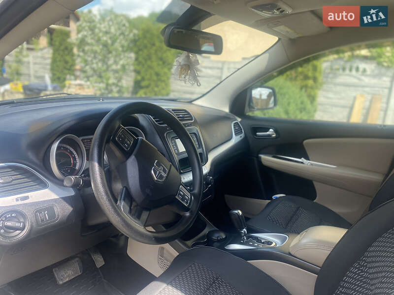 Позашляховик / Кросовер Dodge Journey 2015 в Чернівцях